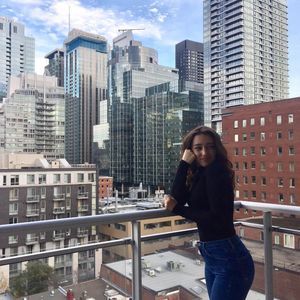 Meet your Posher, Mia